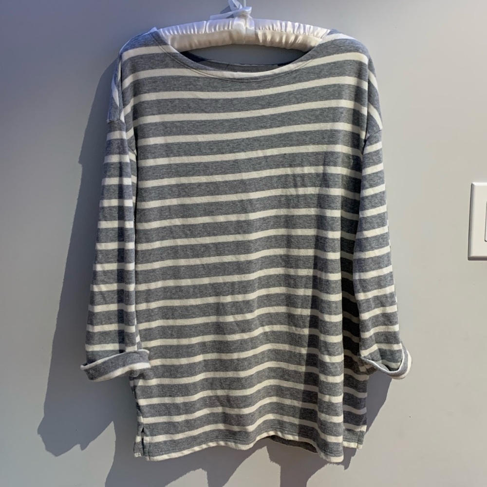Old Navy gray and white striped long tee, M